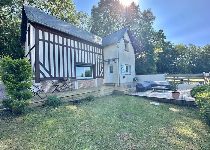 La Petite Maison Dans La Vallee D Auge